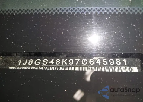 2007 Jeep Grand Cherokee Laredo z USA, uszkodzony, nr VIN 1J8GS48K97C645981